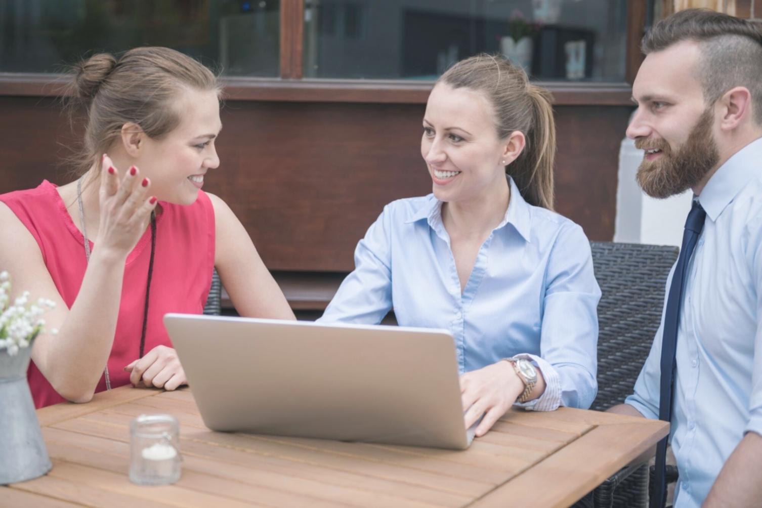 Teamarbeit bei der Finanzanalyse